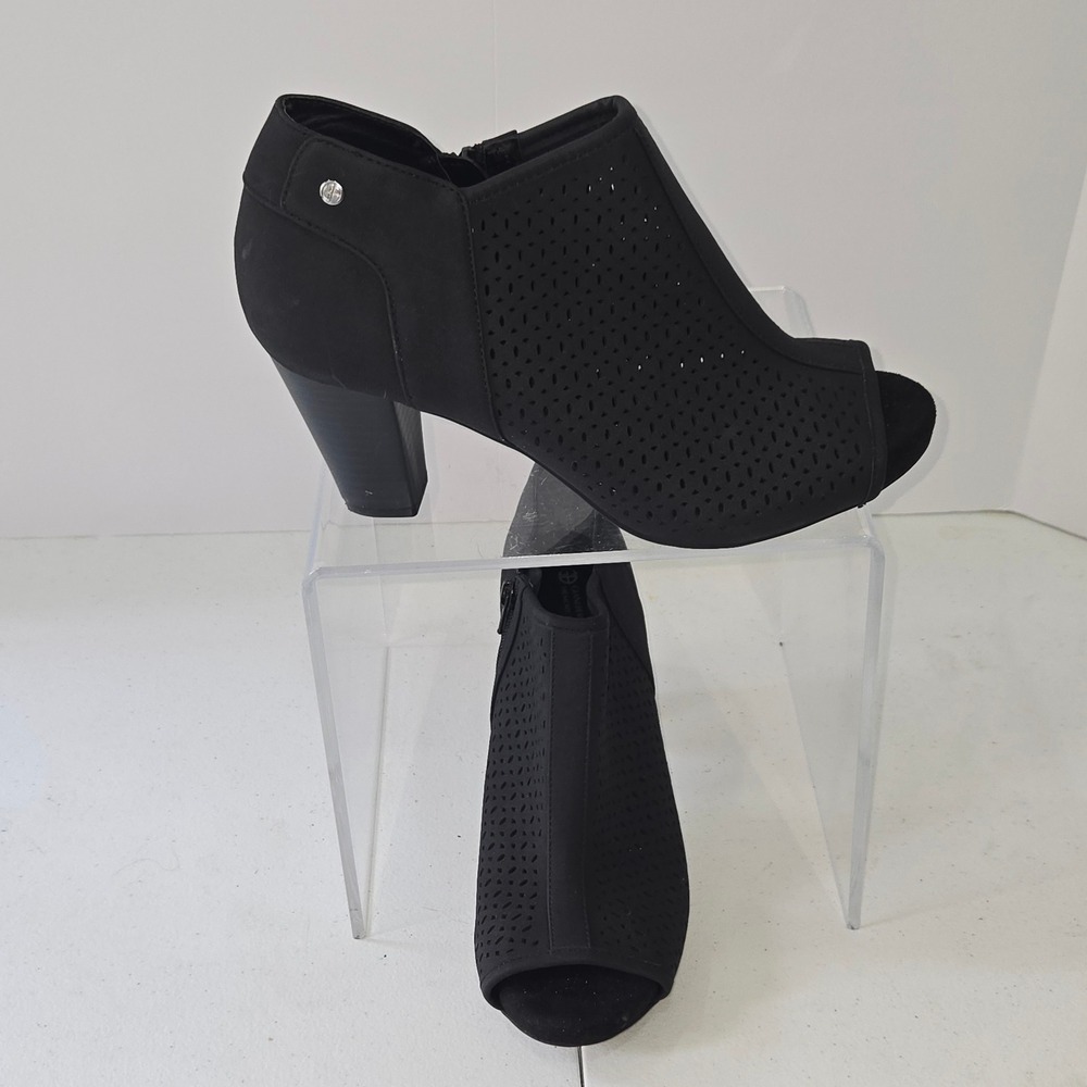 Giani Bernini Black Perforated Peep Toe Booties Memory Foam Block Heel Size 9.5M